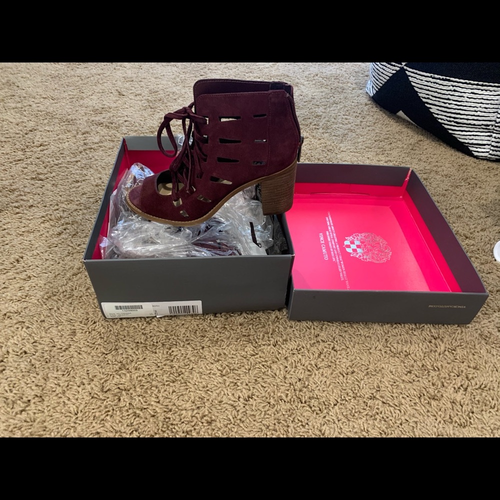 Vince Camuto Shoes